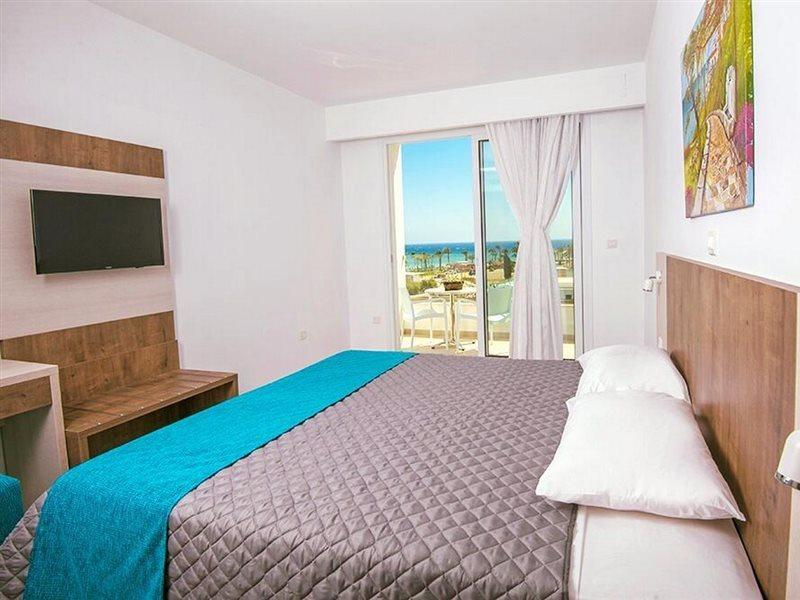 New Famagusta Hotel & Suites Ayia Napa Exterior foto