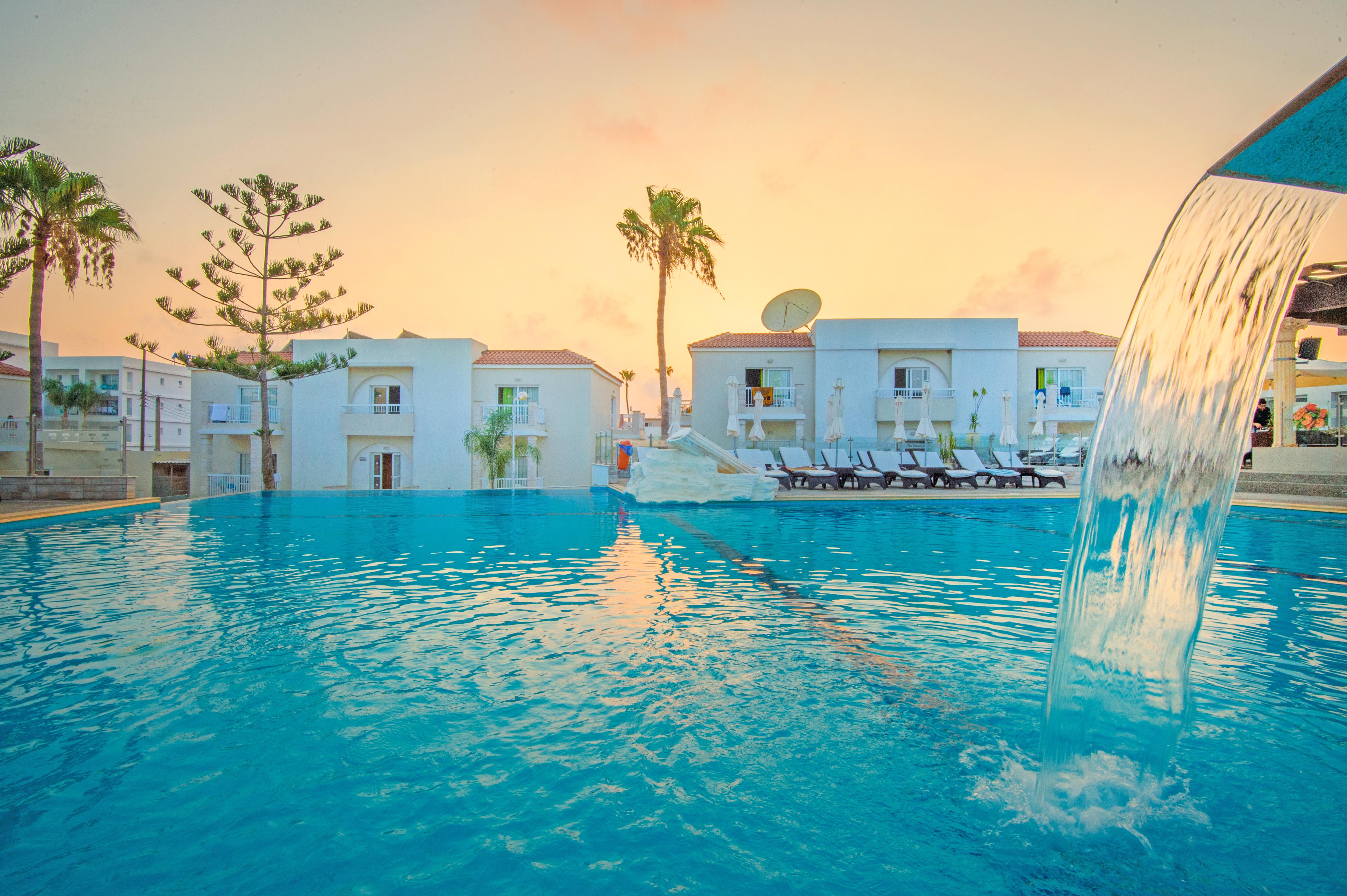 New Famagusta Hotel & Suites Ayia Napa Exterior foto
