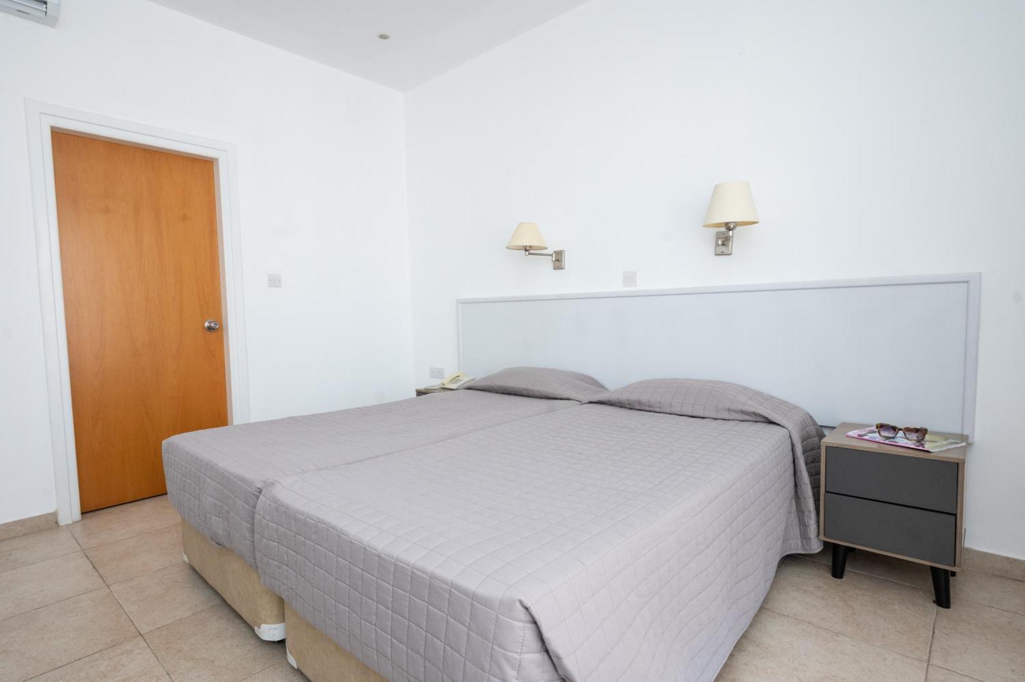 New Famagusta Hotel & Suites Ayia Napa Exterior foto